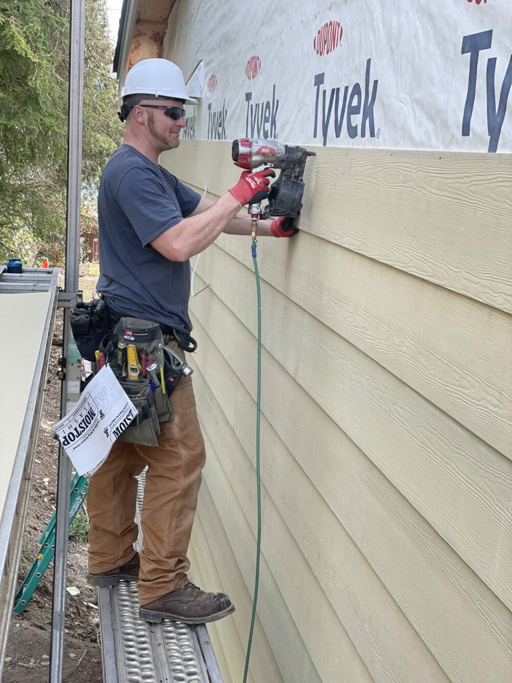 Siding installer